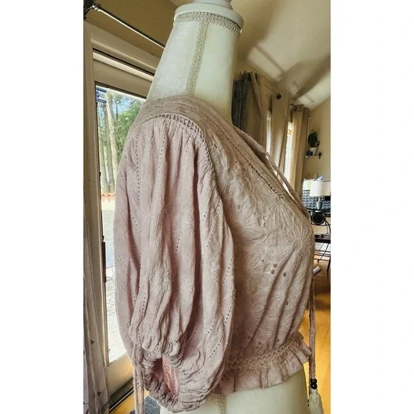 POL Anthropology Women Pink Lace Embroidered Eyelet Crop Top Balloon Sleeves L - Picture 4 of 8